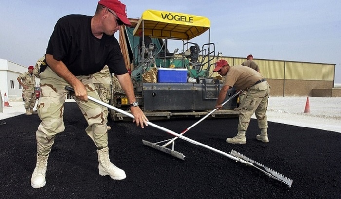    Ученые создали самовосстанавливающийся асфальт, устраняющий трещины без ремонта