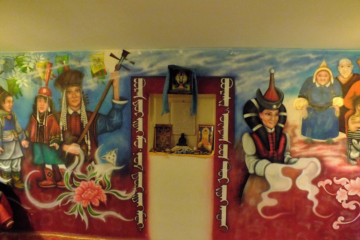 веселая роспись в столовой