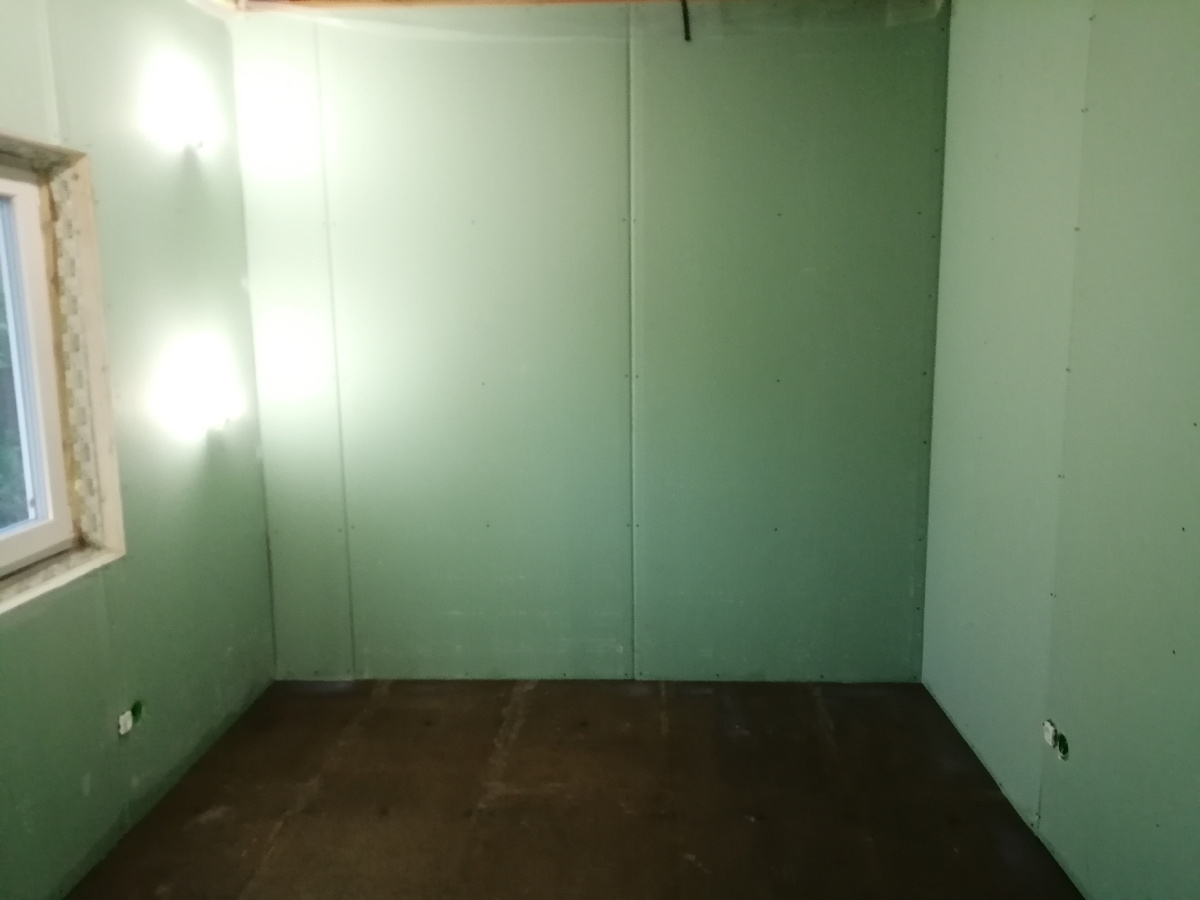 Загрунтованный пол