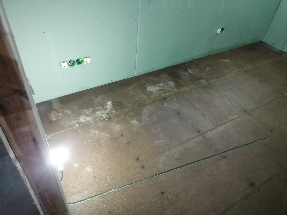 Штроба для датчика температуры пола