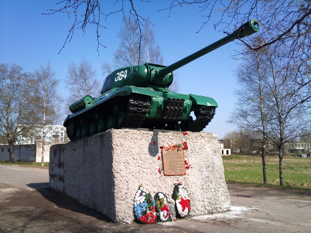 Танк-памятник на месте боя З.Г. Колобанова (источник: https://www.yaplakal.com/forum28/st/25/topic826806.html)