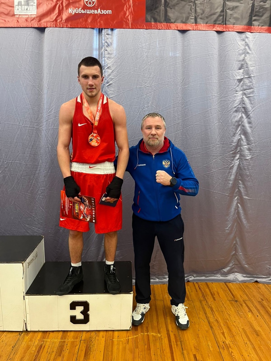 Евгений Валерьевич Бирюков со своим перспективным воспитанником Арсением Беляковым