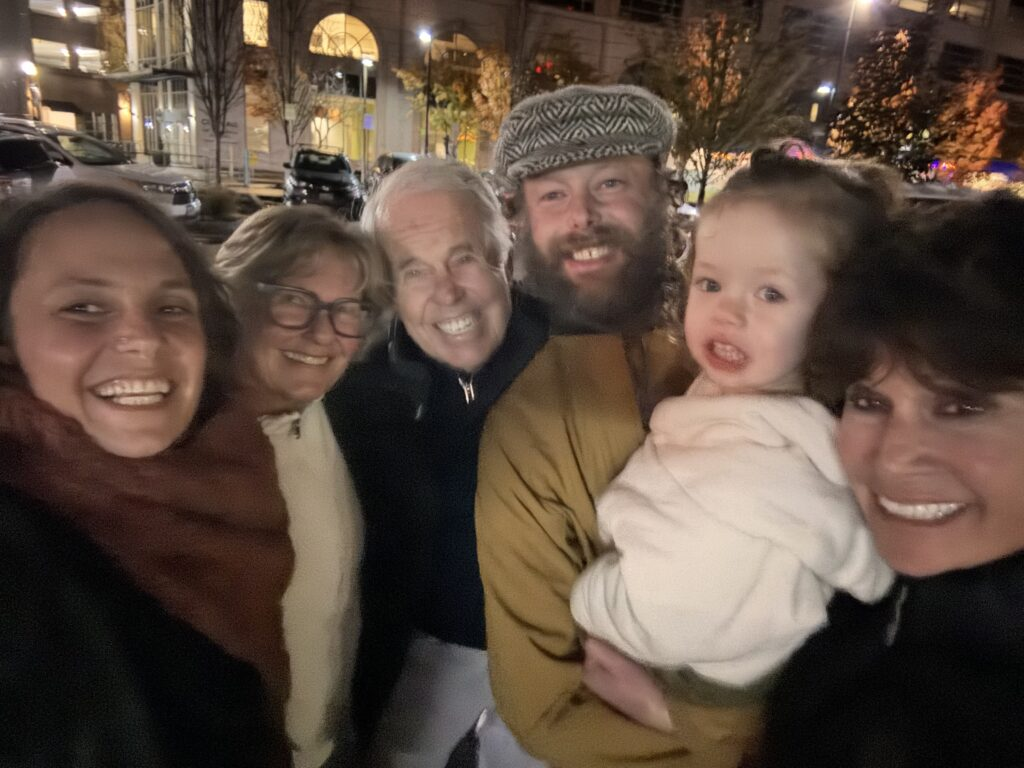 Всегда приятно побыть с семьей во время каникул.