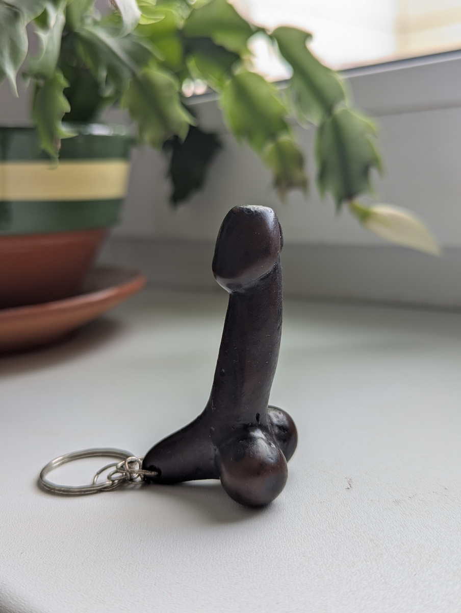 Мы тоже не удержались и купили себе один, на удачу, так сказать :)