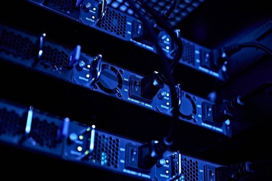 Житель Тверской области хотел «майнить крипту», но отдал мошенникам полмиллиона