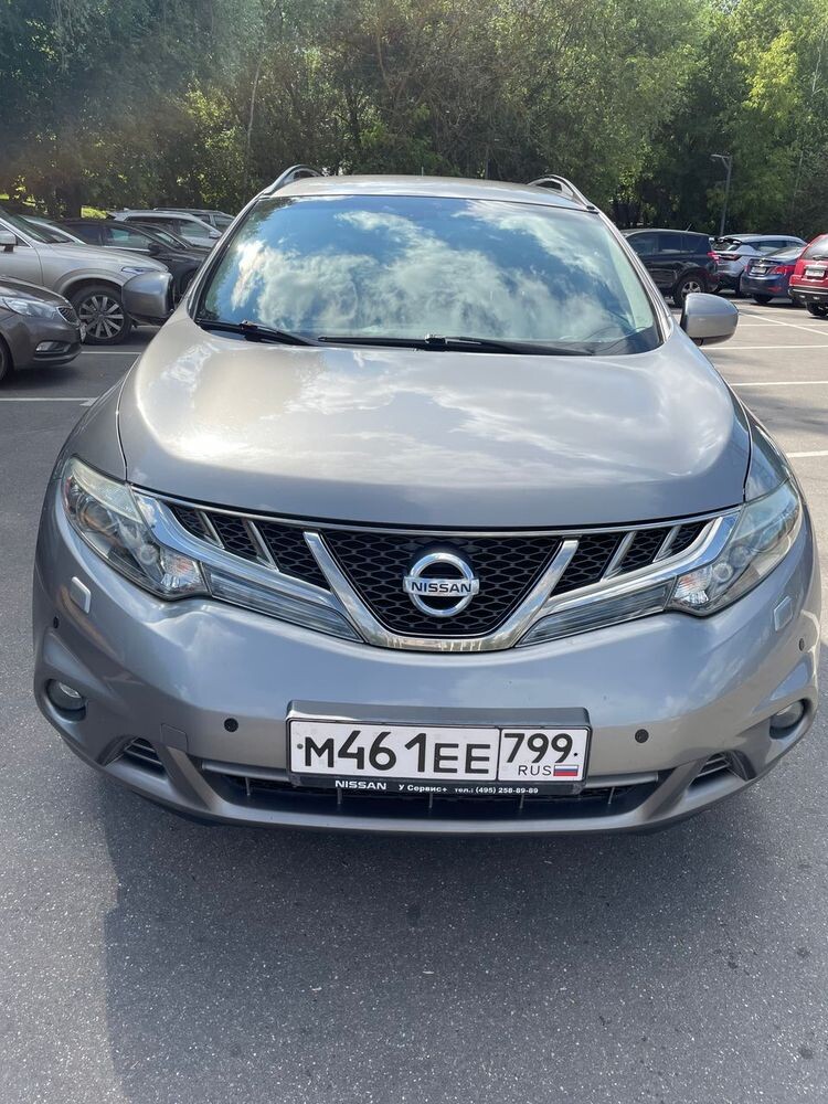Характеристики Nissan Murano 
Год выпуска:	2011
Тип кузова:	SUV
Трансмиссия:	вариаторная
Привод:	4WD
Поколение:	2 поколение рестайлинг
Двигатель:	бензин, 3500 куб.см, 249 л.с.
Расход топлива по трассе:	11.0 л/100км
Расход топлива по городу:	15.0 л/100км
Год приобретения:	2022
Пробег:	170 000 км
Руль:	Левый