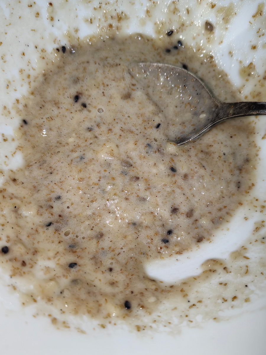 Тесто достаточно жидкое.