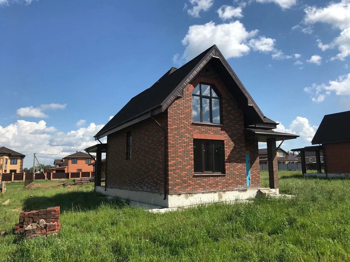 ustanovka-vodostochnoy-sistemy-zashchita-doma-ot-osadkov