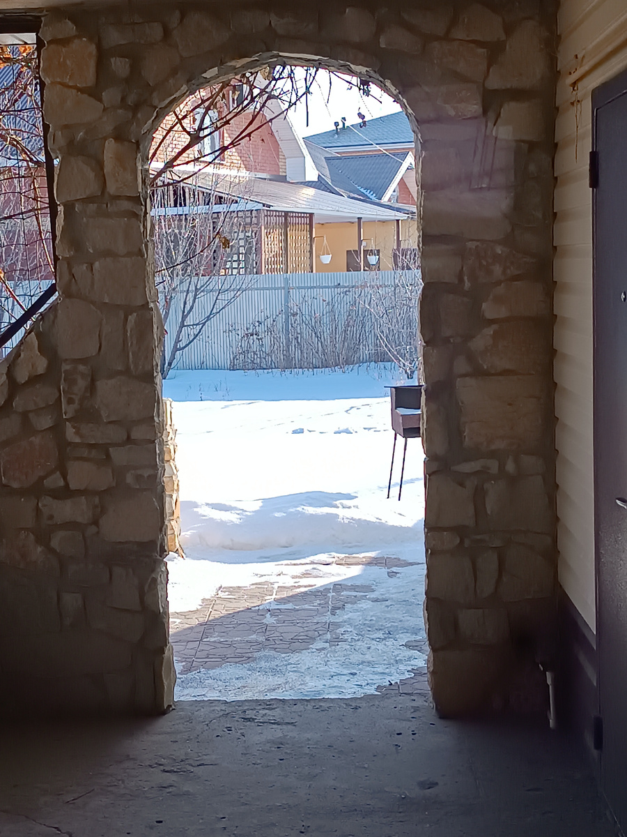 Солнце уже напоминает о весне. 