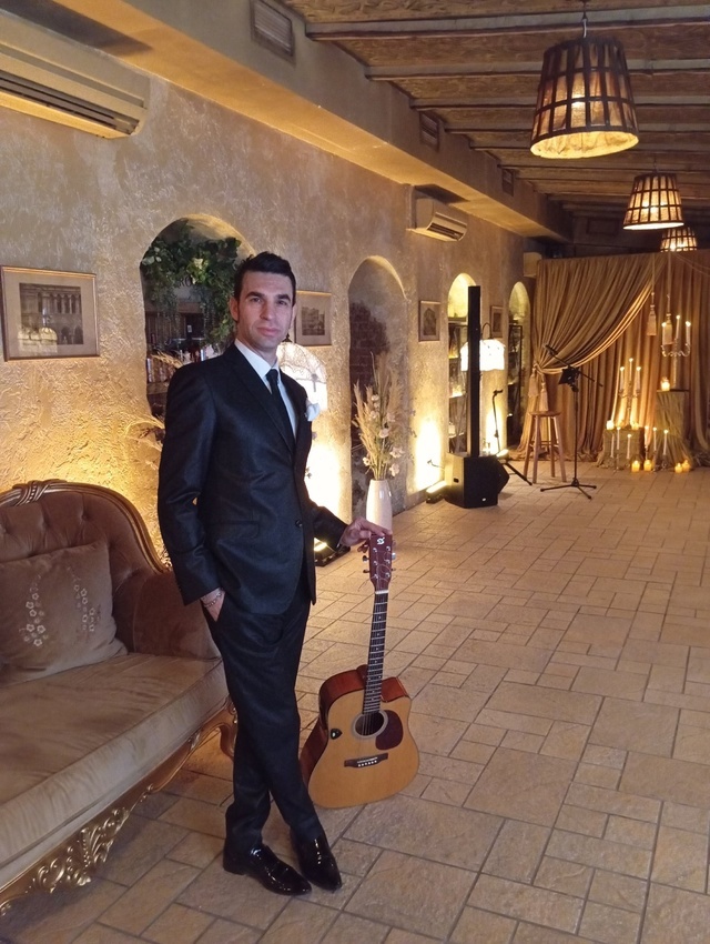 Никола Комо-итальянский певец и ведущий в России - частное мероприятие в Москве (02.02.2025)