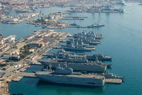 Корабли НАТО в порту Валетты.