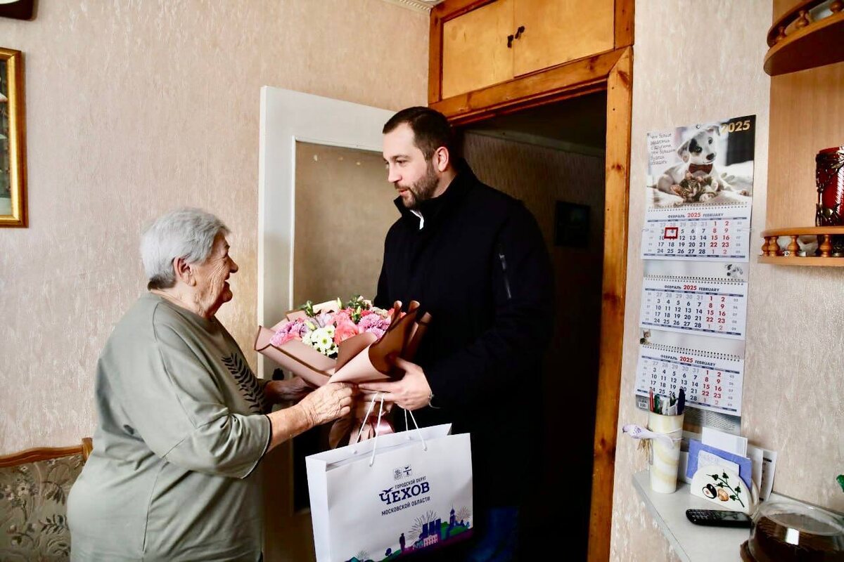 Глава Прикамья наградил ветеранов Великой Отечественной войны юбилейными медалям