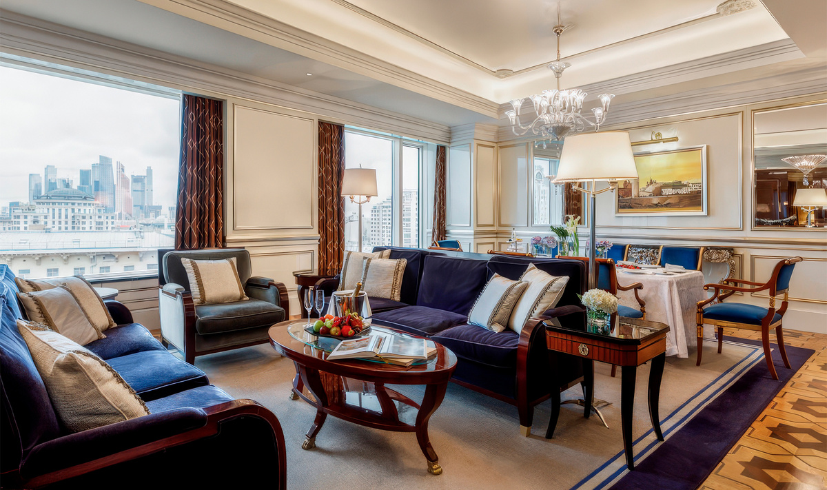 Гостей ждут приветственная бутылка просекко, часовой массаж в роскошном Mandara Spa.