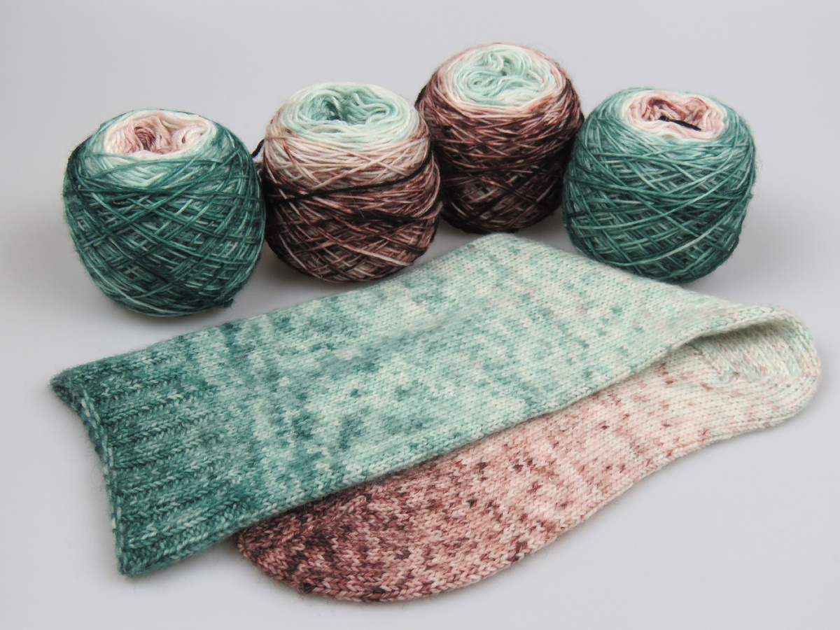 фото автора. Цвет - мята + шоколад.