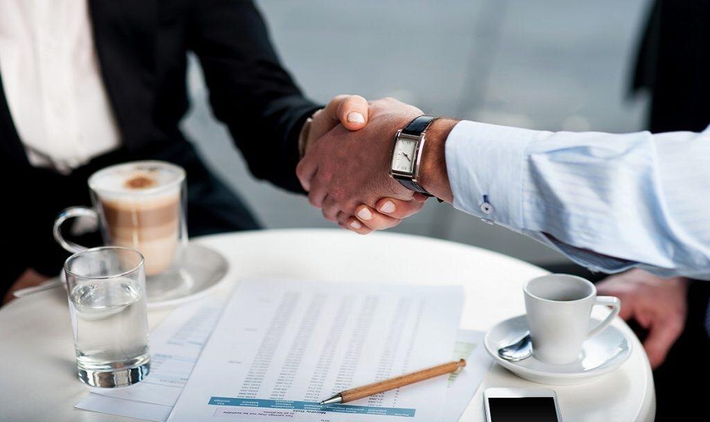 В нашем офисе нет переговорных, потому что лучшее место для обсуждения дел - кофейня!