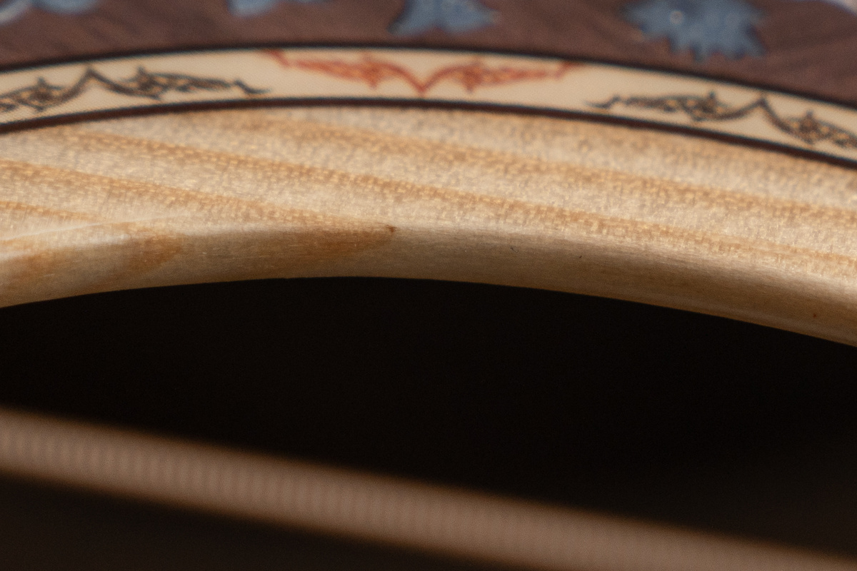 Структура массива на акустической гитаре 