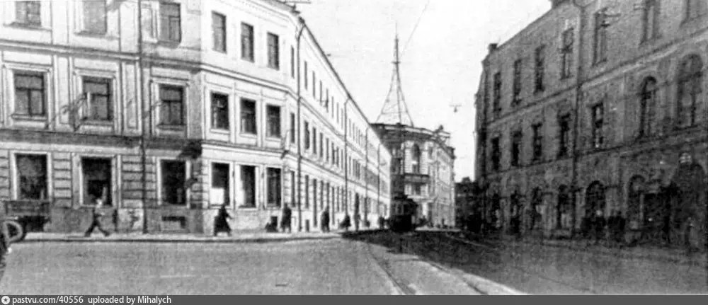 1940. Справа.