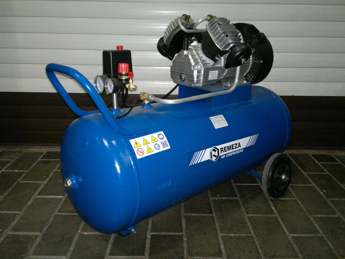 Поршневой компрессор Remeza