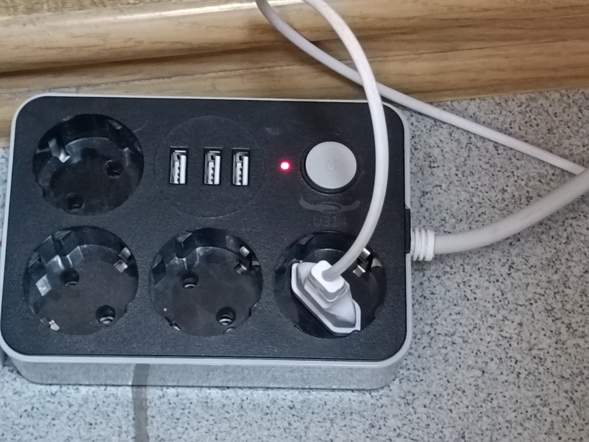 Даже с usb разъëмами