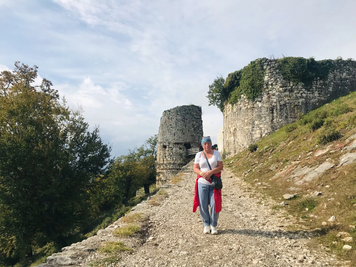 Фото атора.