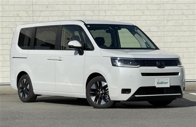 Honda Stepwgn 2022 в белом цвете, как вам?