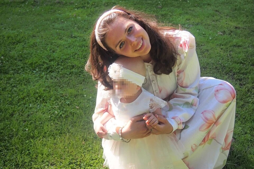 Маленькую девочку не отпускают в Россию к родственникам. Фото: КП-Петербург