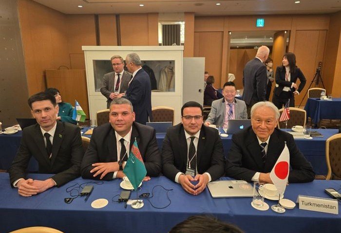 Представители Министерства охраны окружающей среды Туркменистана на международной конференции по оценке выбросов парниковых газов с помощью спутника GOSAT, 3–4 февраля 2025 года, Токио, Япония (Фото: mineco.gov.tm)