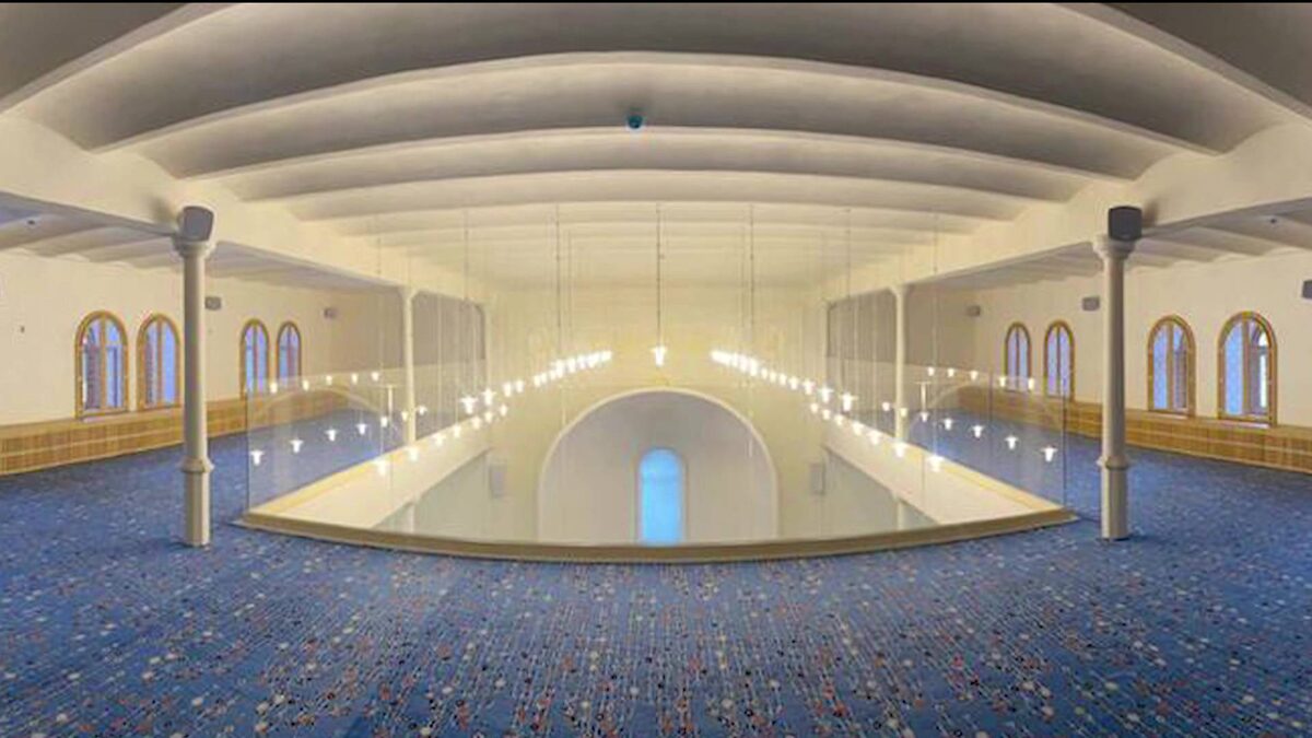    Мэр Уфы Ратмир Мавлиев показал, как преобразилась мечеть «Хакимия»