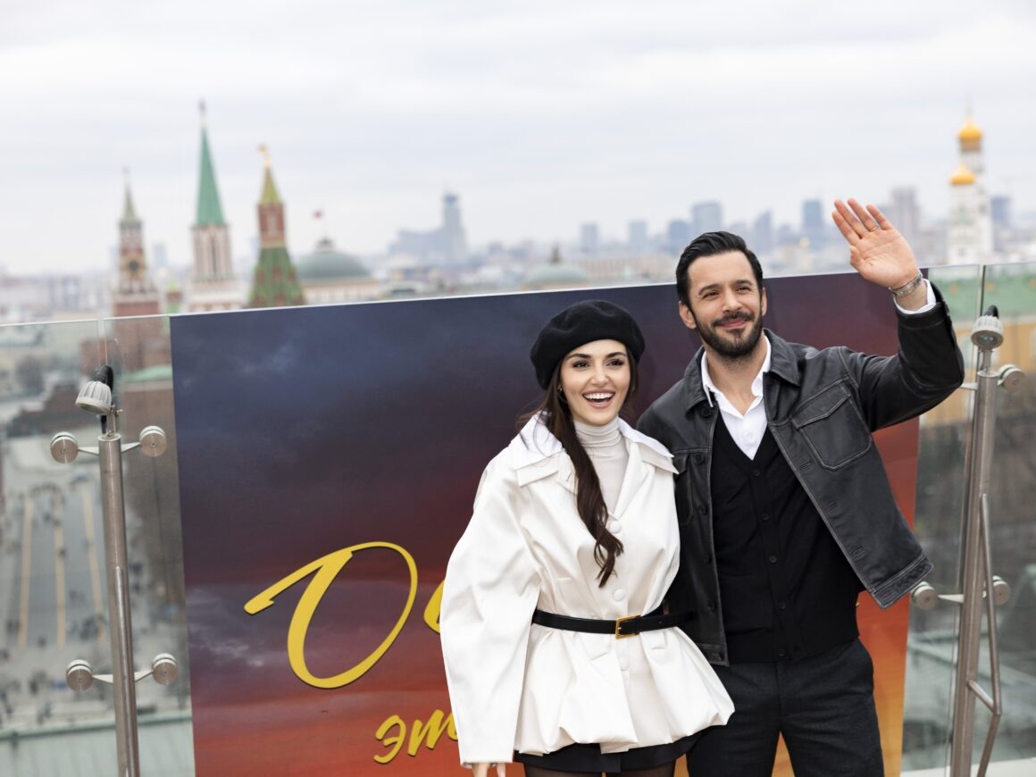    Ханде эрчел и Барыш Ардуч Freedom Strength Beauty