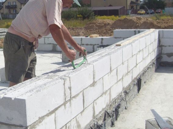 Цоколь из газоблока