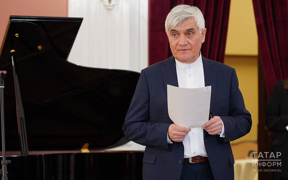 Рашид Калимуллин: «Как художник, как композитор, я очень люблю отображать то, что увидел, то, что пропустил через свое восприятие, в музыке». Фото: © Владимир Васильев / «Татар-информ»