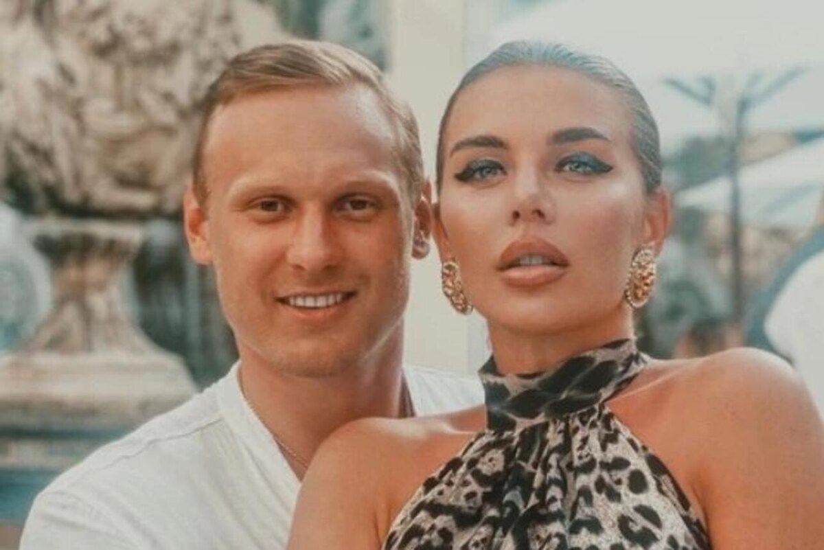    Анна Седокова и Янис Тимма Социальные сети