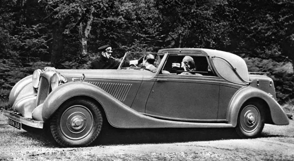 Lagonda V12 Rapide Drophead Coupe 1938 года, разработана самим Уолтером Бентли,
