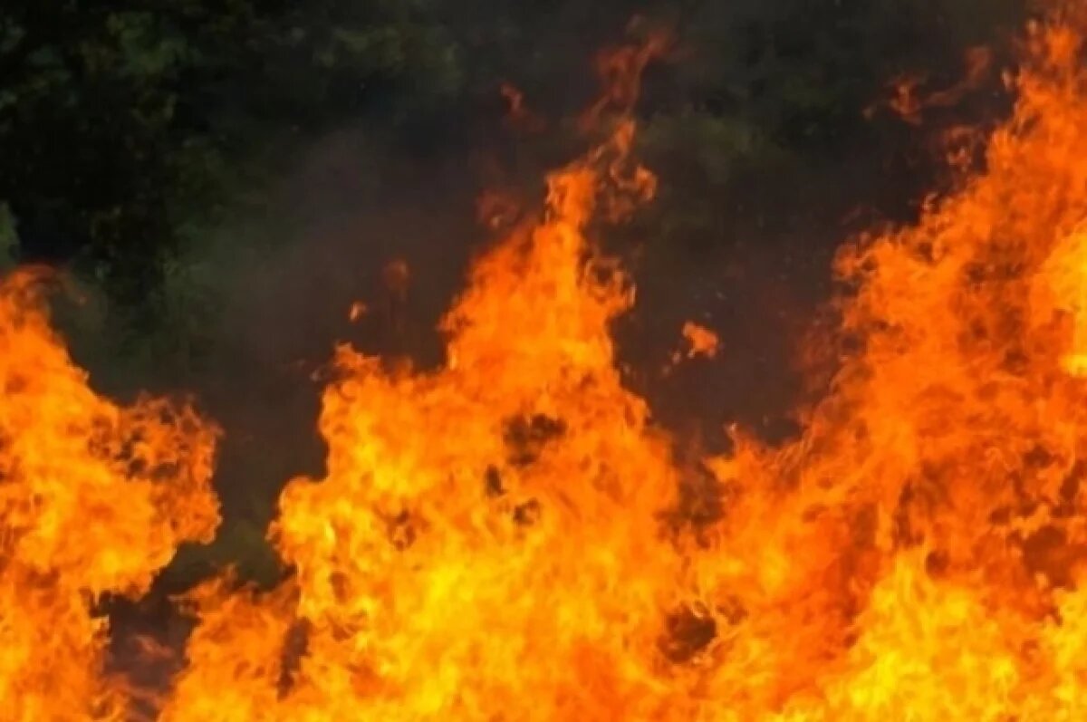    Заброшенный двухэтажный дом загорелся в Кораблине