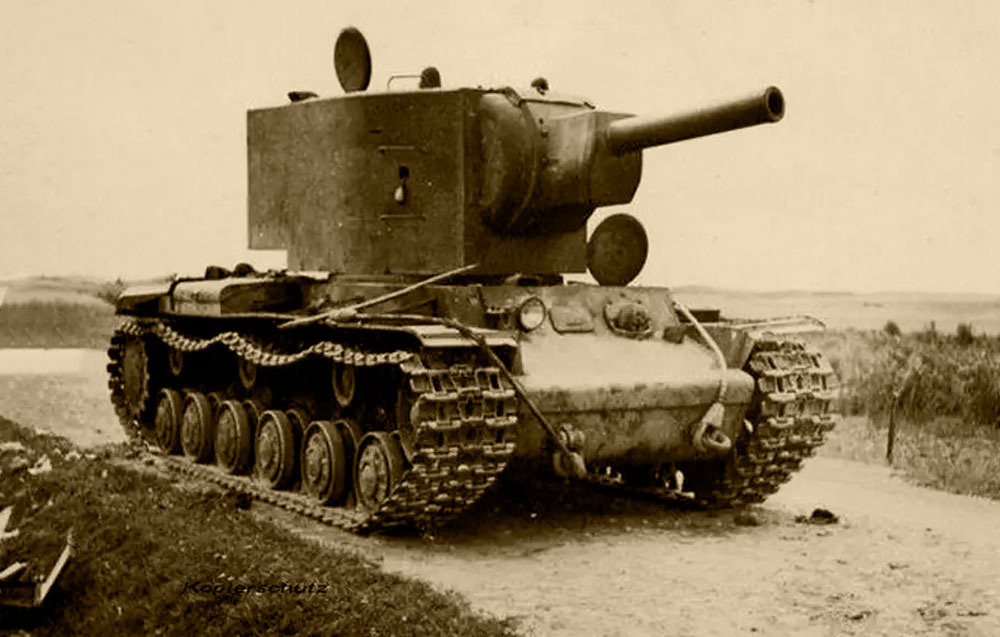 Танк КВ-2