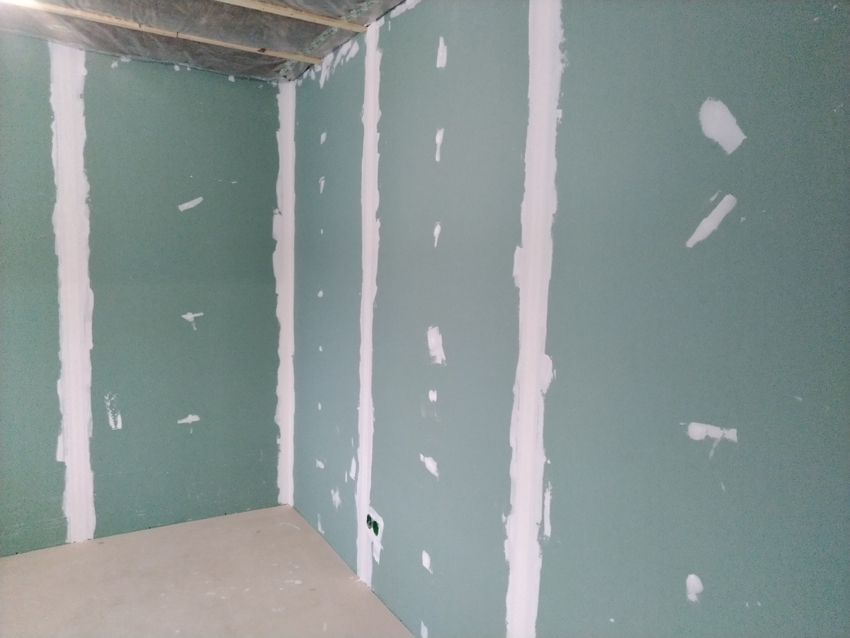 Заделка стыков ГКЛВ