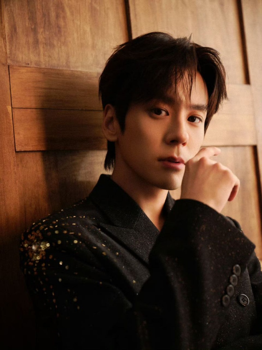 Актёр Вэй Чжэмин