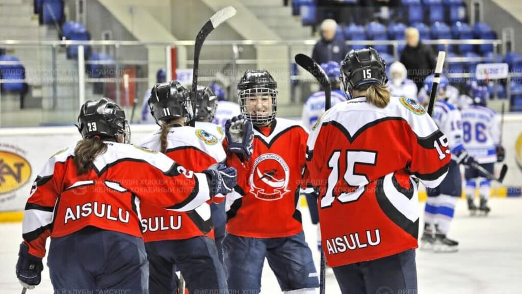    В южной столице две женские команды – «Айсулу» и «Жулдыз» / ХК «Айсулу», бильд-редактор: Дастан Шанай