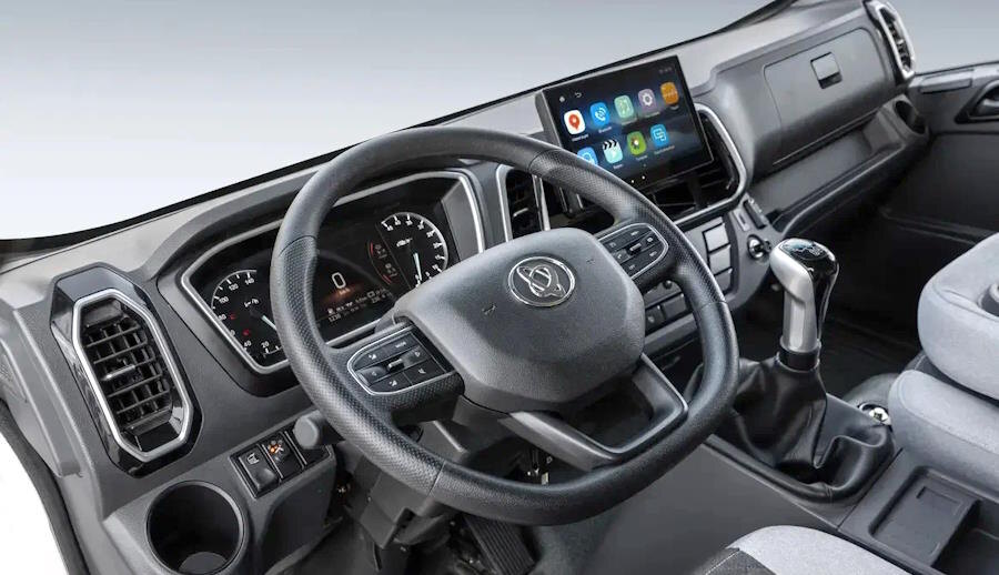 Салон модели Sollers TR80