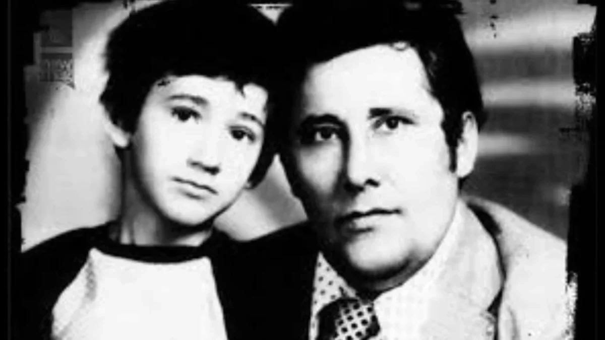 Сво Раф слева, если что