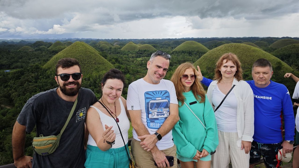 Это мы, YourOwnAdventure, на Бохоле в январе 2025! 