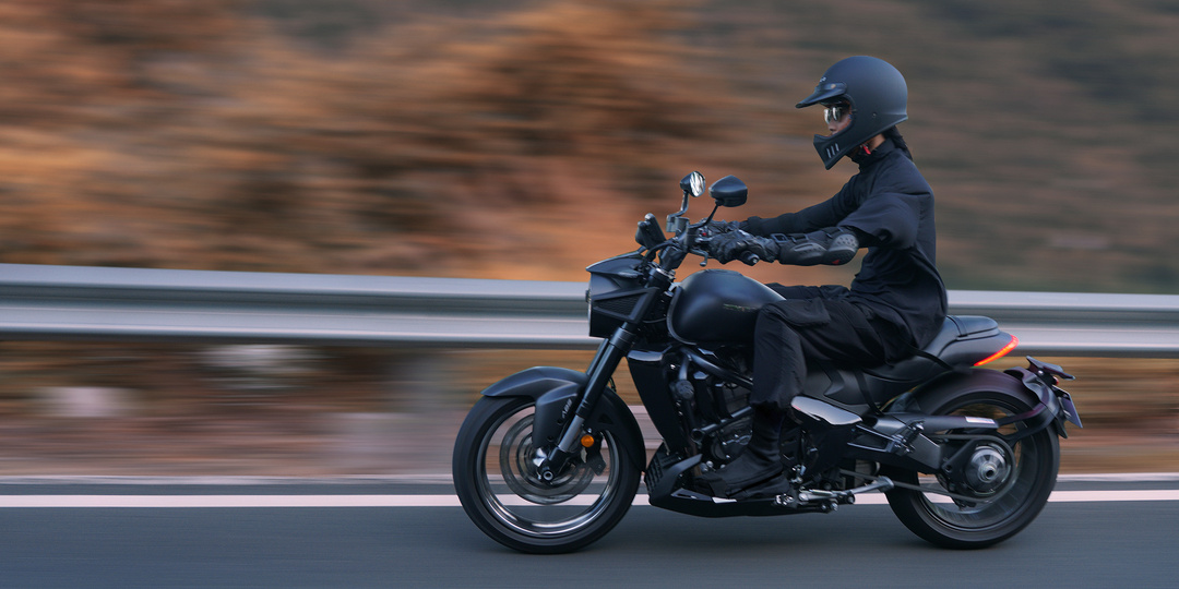 ZONTES ZT350-S привлекает внимание на дороге!