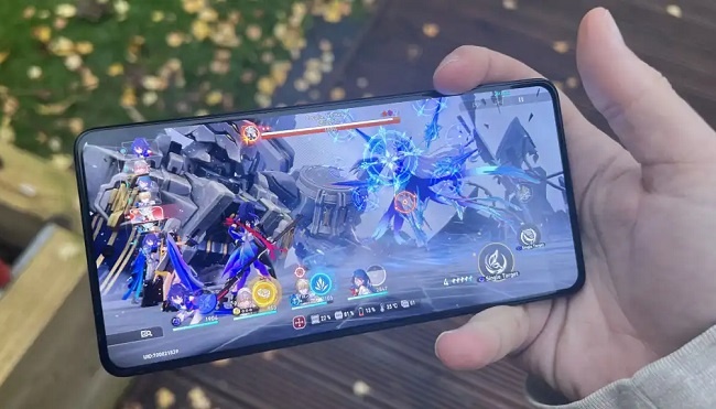 За быстродействие отвечает процессор Qualcomm Snapdragon 8 Gen 3