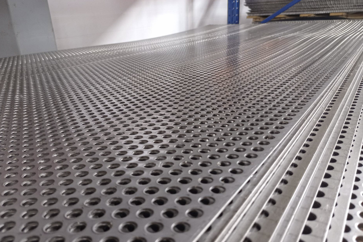 Перфорированный нержавеющий лист ТУ 1110-001-93757807-2010