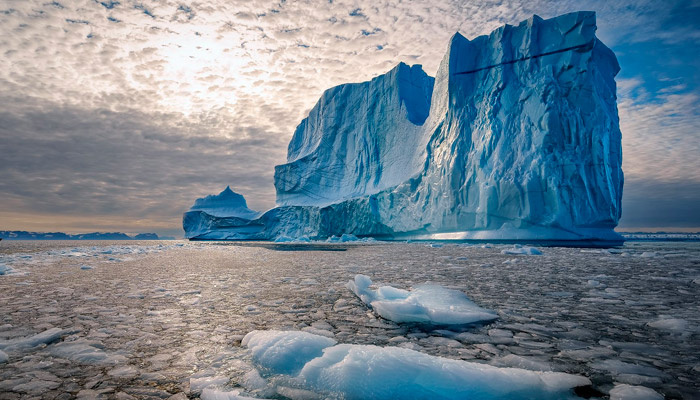 Открытый океан поглощает гораздо больше тепла, чем морские льды. Фото: goodfon.ru
