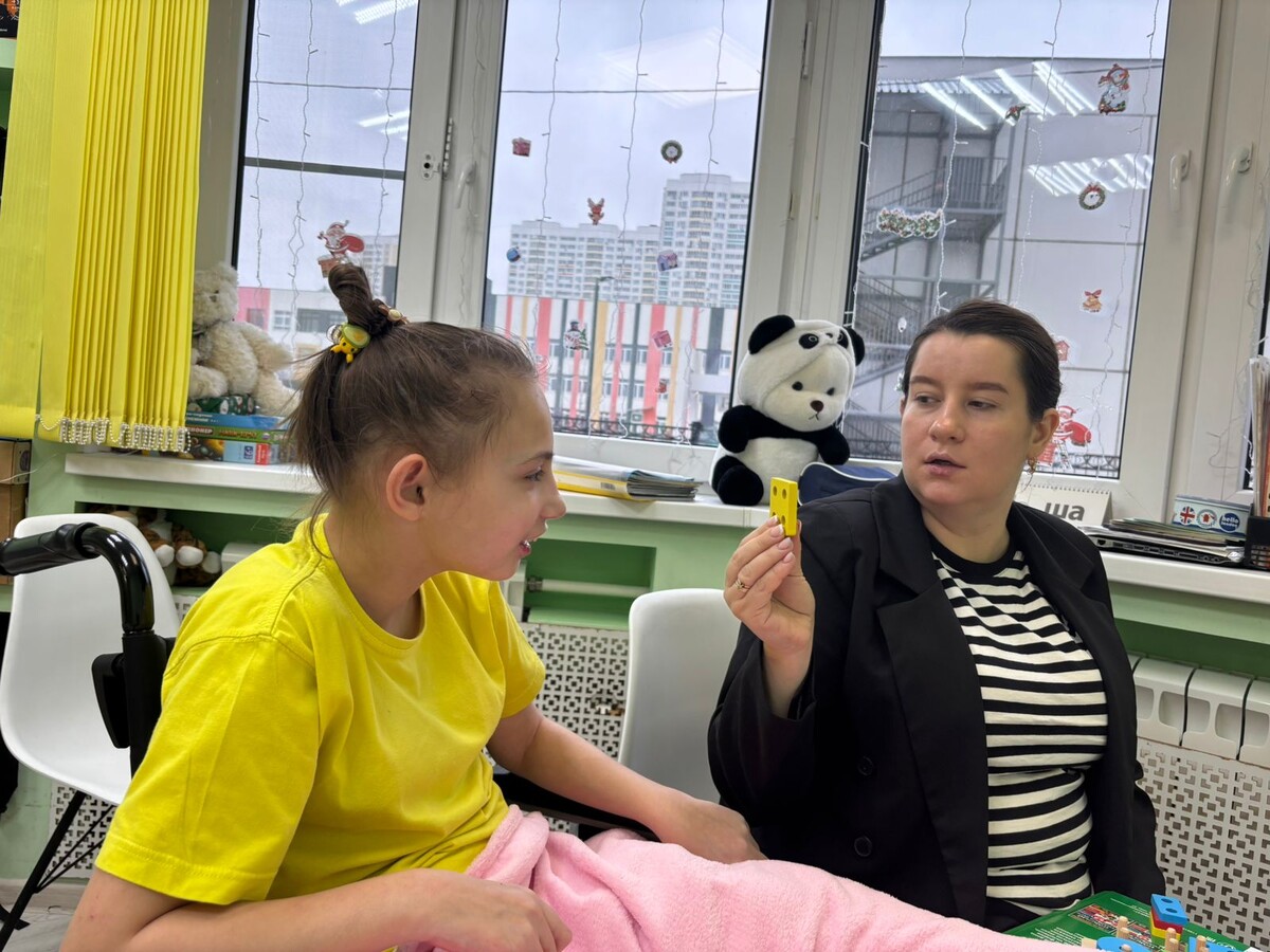 Занятия детей в социальном центре "Дом для жизни".