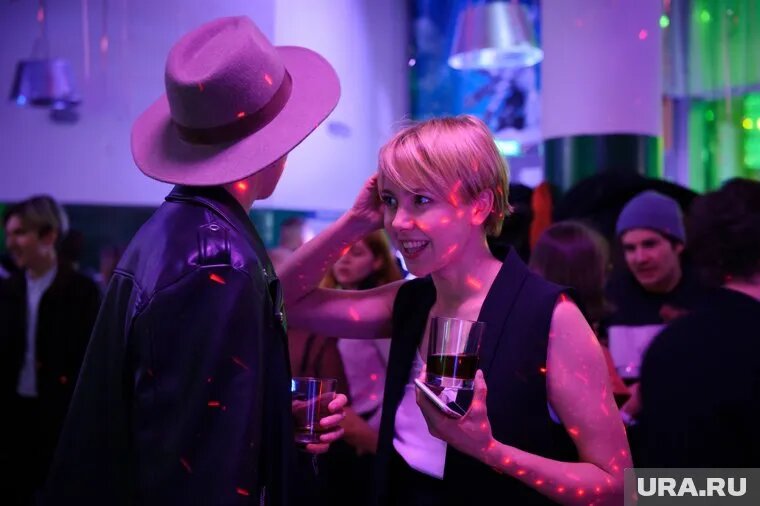 Отметить День святого Валентина можно не только 14 февраля, но и следующие два дня — это будут выходные. Фото: Владимир Жабриков © URA.RU