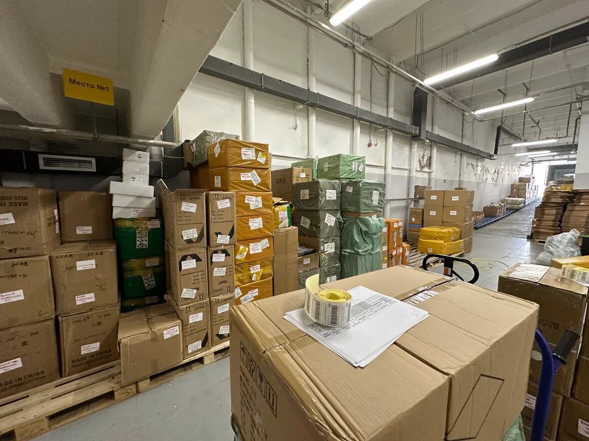 Склад фулфилмент-центра FastFull