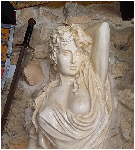 Пример украшения фасада ариатидами