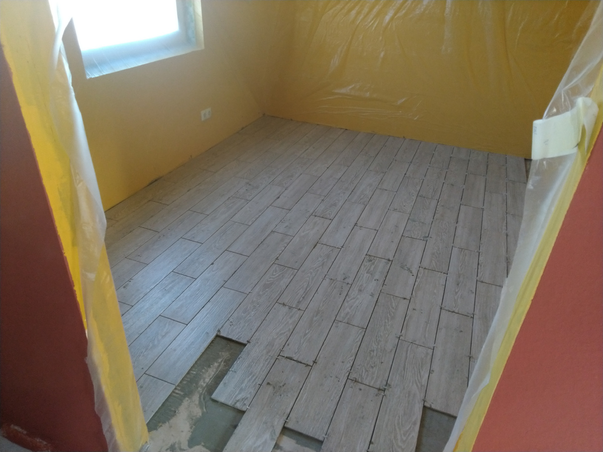 Начало укладки керамогранита